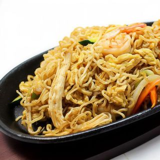 Tallarines Al Tie Ban