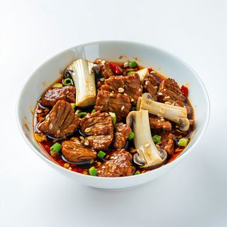 Carne de porc cu bambus si ciuperci