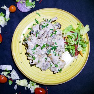 Pui in sos de parmezan si rosii uscate