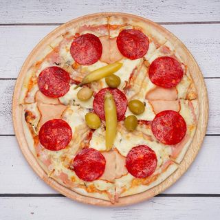 Pizza Arena porodična  & Coca Cola 1l