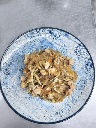 102 Fideos Chinos Salteado Con Pollo