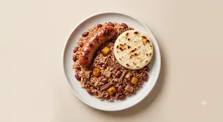 Calentado De Huevos Pericos Con Arepa Y Chorizo