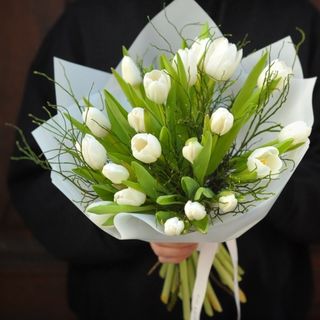 Buchet cu 21 lalele albe