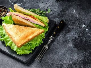 1. Сендвіч з куркою XL (250g)