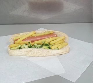 Хот-дог с кренвирш + пържени картофи