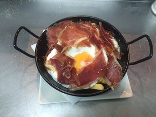 Huevos Estrellados Con Jamón Ibérico