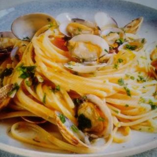 Spaghetti con almeyas y bottarga