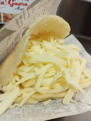 Arepa Asada Tradicional Con Queso Amarillo