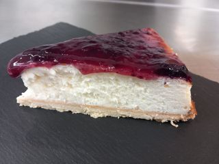 Porción de Tarta de Queso y Arándanos