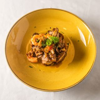 Solomillo De Cerdo Con Gambas Y Setas