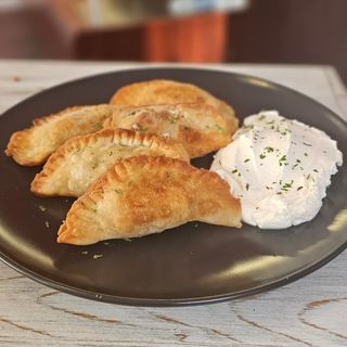 Грузински чебуреки - 5 бр.