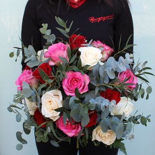 Ramo De Rosas Variadas (18 Rosas)