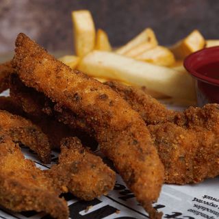 CHICKEN FINGERS CON PAPAS