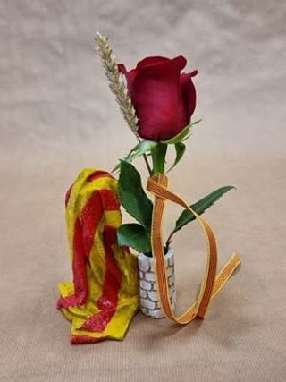 Figura Senyera Amb Rosa