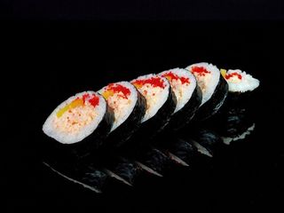 Futomaki z tatarem z surimi 6 szt.