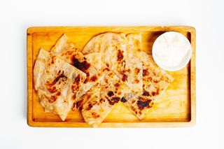 Хрустящие слоеные лепешки со сметаной