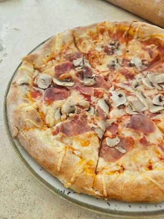 Montenegro pizza