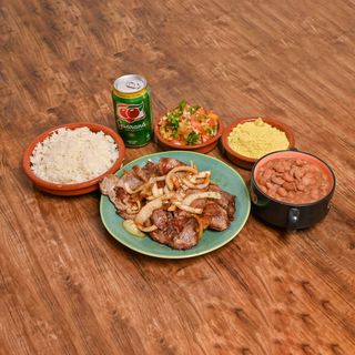 Menú Bistec Encebollado