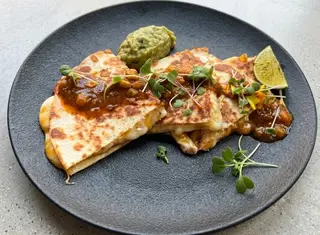 Quesadillas De Pollo (4 Uds.)