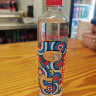 Agua con gas pequeña 