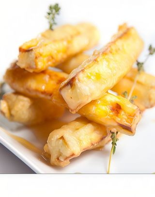 Berenjenas En Témpura Con Miel De Caña Y Queso Brie