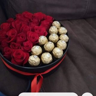 Boite de chocolat et Fleurs 