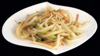 113. Udon con gamberi e verdure