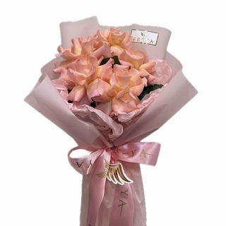 Buchet 7 trandafiri flexați Hermosa