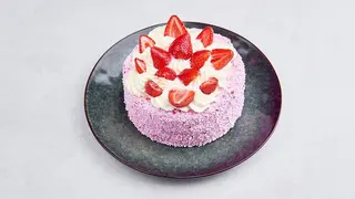 Tort śmietanowo - truskawkowy 1 kg