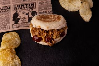 62 Minita Pollo Tandori Con Cebolla Crujiente