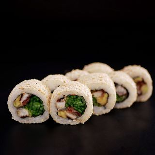 Каліфорнія з вугром у кунжуті