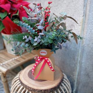 Ramo de Navidad en jarrón craft