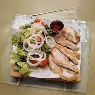 Plato Nº 14 Pechugas Con Ensalada Normal