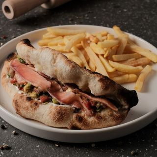 Սենդվիչ գուակամոլեյով և մարինացված սաղմոնով