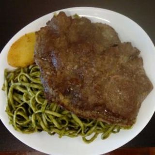 Tallarín Verde Con Chuleta