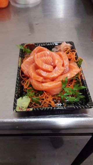 Sashimi de salmón