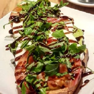  Tosta XXL De Aguacate O Queso Crema Y Salmón Ahumado