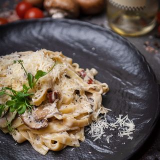 Tagliatelle cu Bacon & Ciuperci