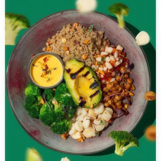 Ensalada De Quinoa Con Garbanzos Tandoori