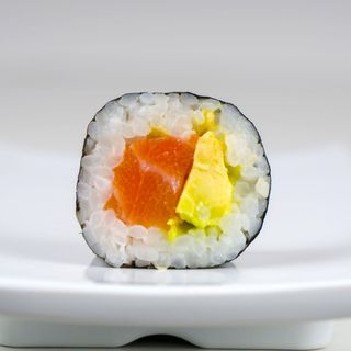 Maki Salmón y Aguacate, 8 Unidades
