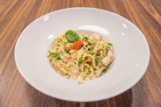 Tagliatelle Pollo Alfredo﻿