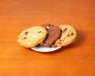 Cookies de Chocolate Branco e Cranberry