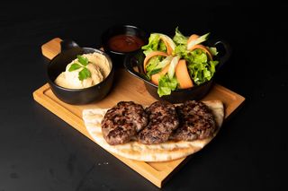 Телешки кюфтенца на плоча (450г)