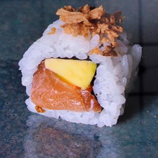 68. Crazy Salmón Roll (8 Pzs.)