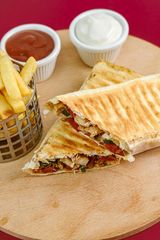 ლავაშში გახვეული საქონლის ხორცი