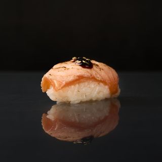 Nigiri salmon flameado 2u