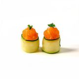 90.- Gunkan Salmón Calabacín (2 Pzs.)