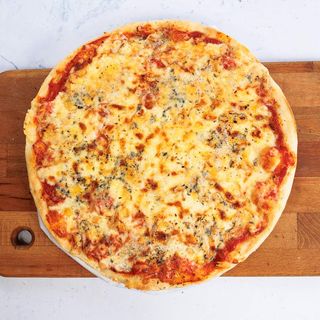 Pizza Quattro formaggi velika