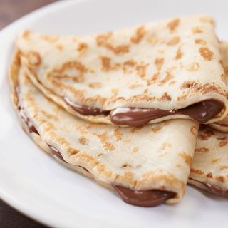 Clatite cu Nutella si topping