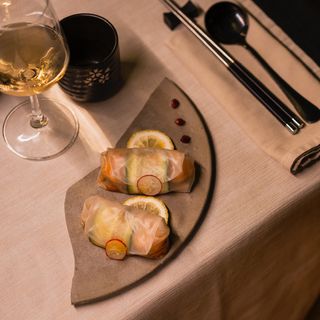 Rolls di gamberi e verdure